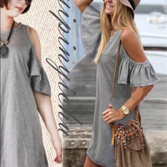 Tops - Gray cold shoulder T shirt